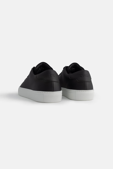 One – Black White – Damen