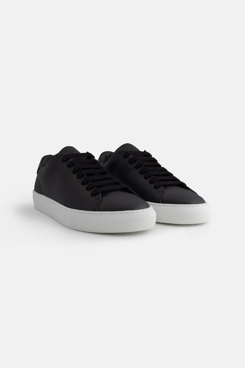 One – Black White – Damen